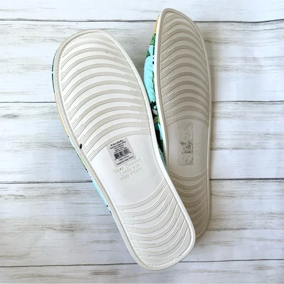 Vera Bradley Lemon Grove Travel Slippers - Picture 5 of 5